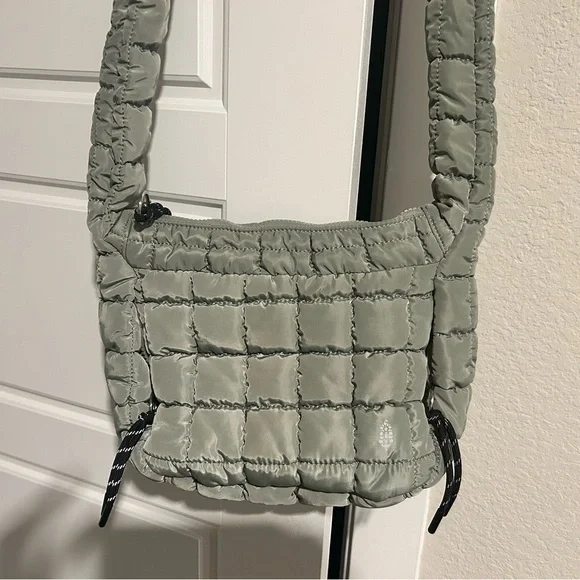 FP Movement Quilted Carryall Sling
Sage Baby Gym Bag Free People
Stone Green - Picture 4 of 5